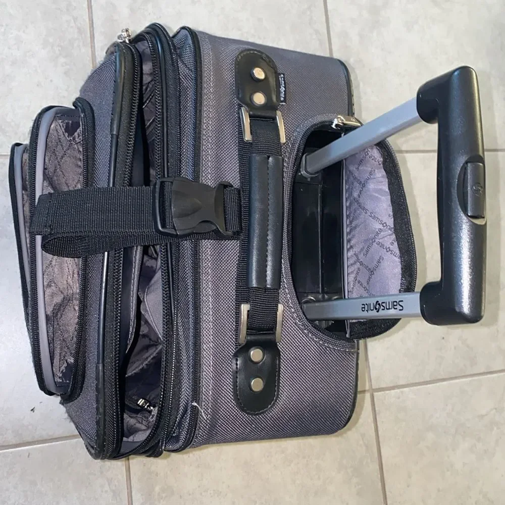 Samsonite Grey Softshell Rolling Upright Suitcase Telescoping Handle Luggage